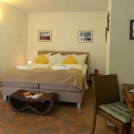 Guest house Hotel-pension Mandy 4*