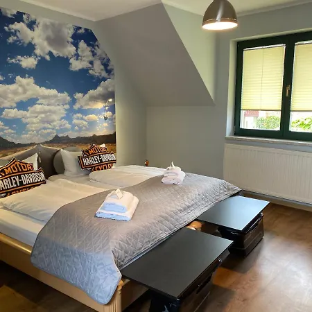 מלון Hotel-pension Mandy - Adults Only 4*